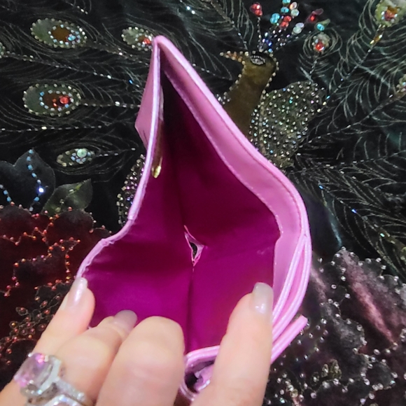 Chanel Camelia Iridescent Wallet - Picture 14 of 17